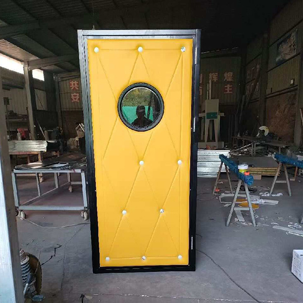 Soundproof door